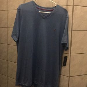 🦉Tommy Hilfiger Core flag V Neck